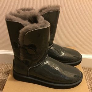 Uggs Size 5 Bailey Button Mirage
